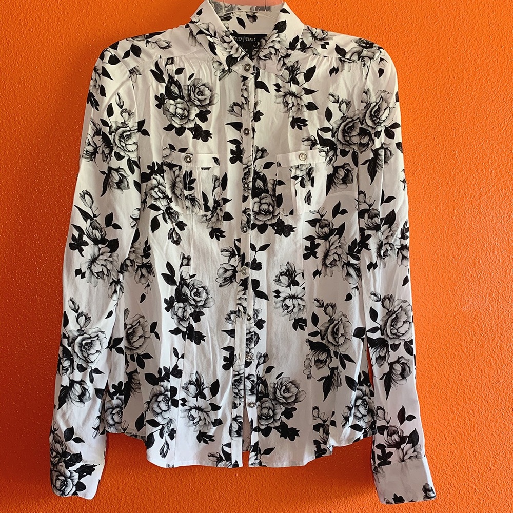 NWOT White House|Black Market silk button down